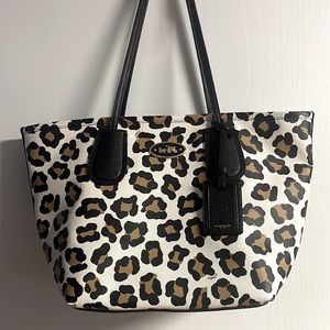 Coach leopard print tote - east/west